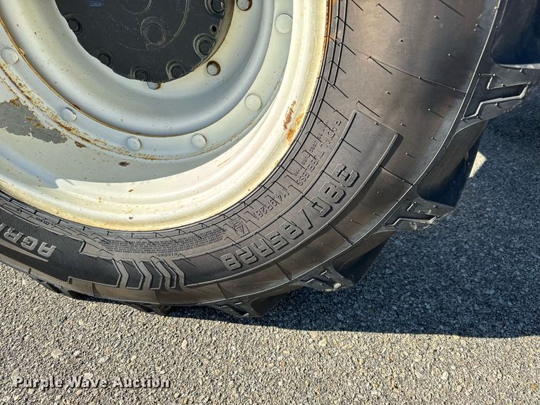 image for item NJ9333 2006 New Holland TM-120 MFWD tractor