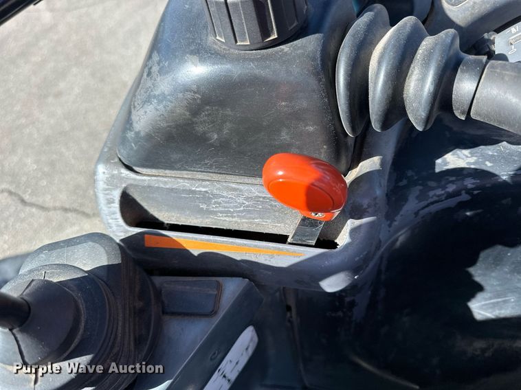 image for item NJ9334 2006 New Holland TM-120 MFWD tractor