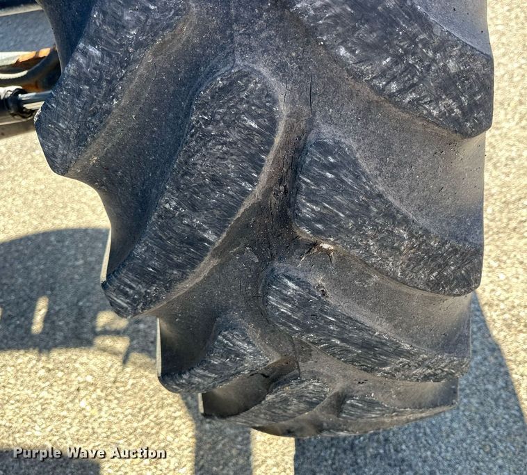 image for item NJ9334 2006 New Holland TM-120 MFWD tractor