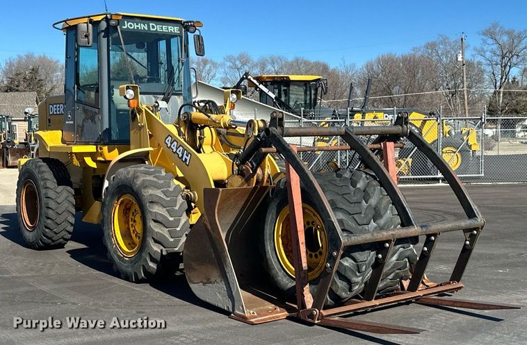 image for item NJ9335 2003 John Deere 444H wheel loader