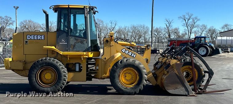 image for item NJ9335 2003 John Deere 444H wheel loader