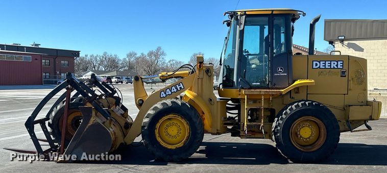 image for item NJ9335 2003 John Deere 444H wheel loader