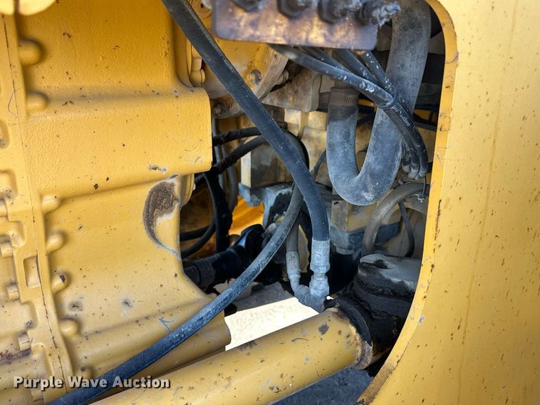 image for item NJ9335 2003 John Deere 444H wheel loader