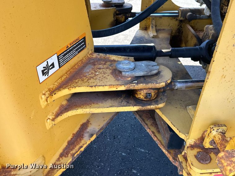 image for item NJ9335 2003 John Deere 444H wheel loader