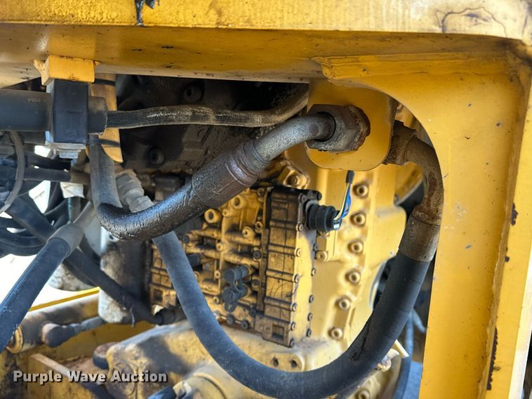 image for item NJ9335 2003 John Deere 444H wheel loader