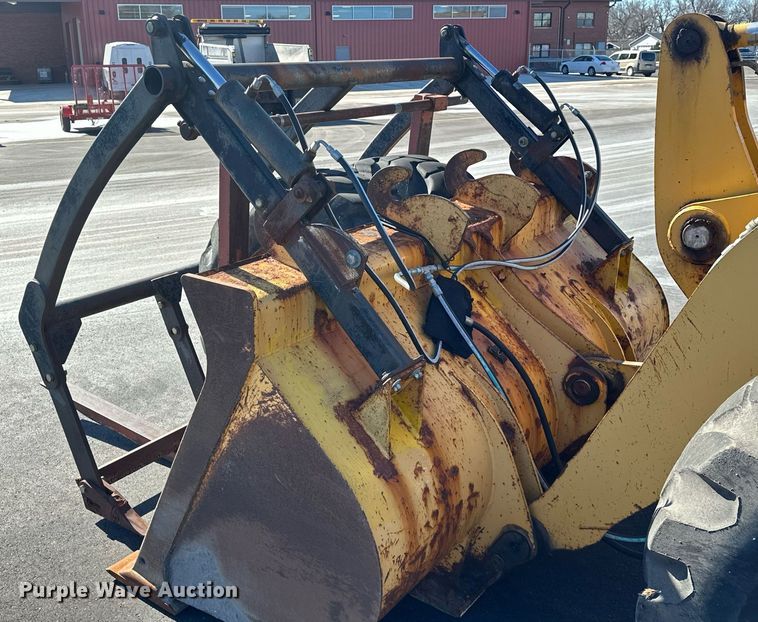 image for item NJ9335 2003 John Deere 444H wheel loader