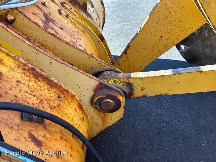 image for item NJ9335 2003 John Deere 444H wheel loader