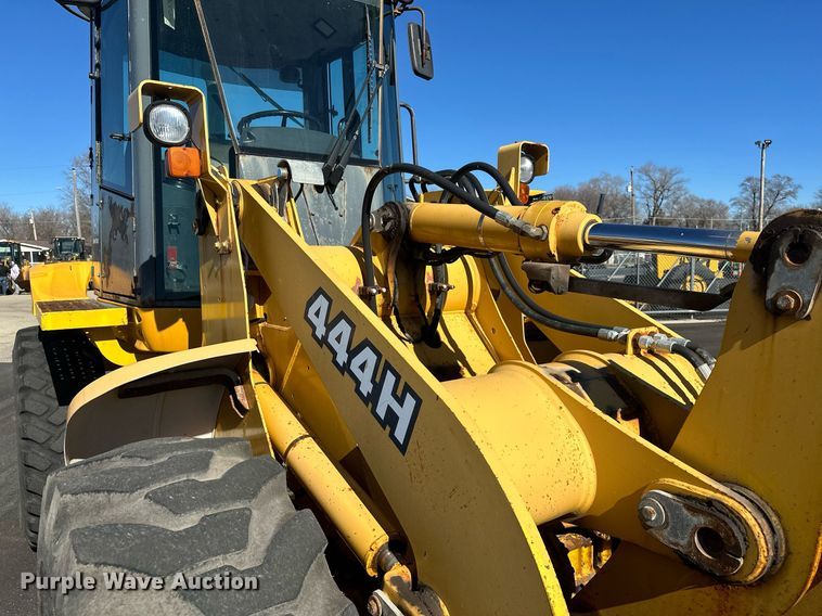 image for item NJ9335 2003 John Deere 444H wheel loader