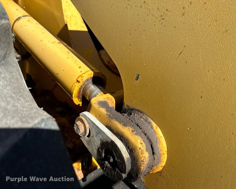 image for item NJ9335 2003 John Deere 444H wheel loader