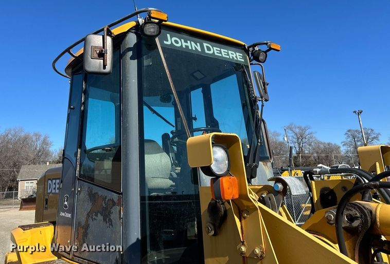 image for item NJ9335 2003 John Deere 444H wheel loader