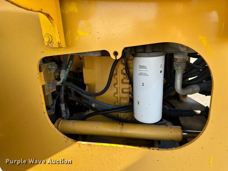 image for item NJ9335 2003 John Deere 444H wheel loader