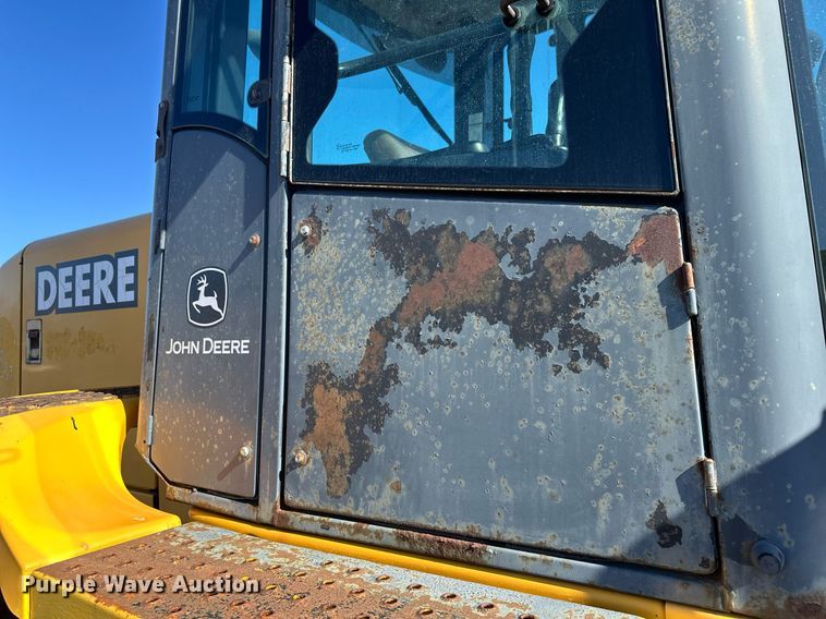 image for item NJ9335 2003 John Deere 444H wheel loader