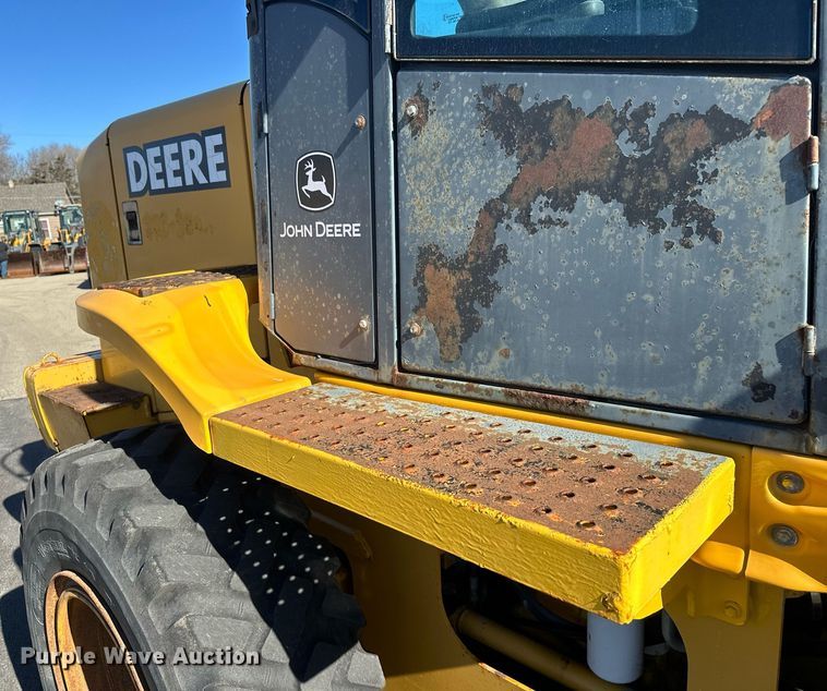 image for item NJ9335 2003 John Deere 444H wheel loader