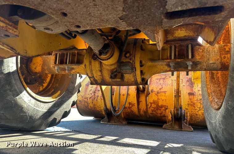 image for item NJ9335 2003 John Deere 444H wheel loader