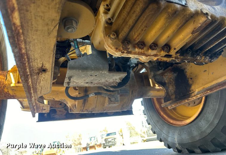 image for item NJ9335 2003 John Deere 444H wheel loader