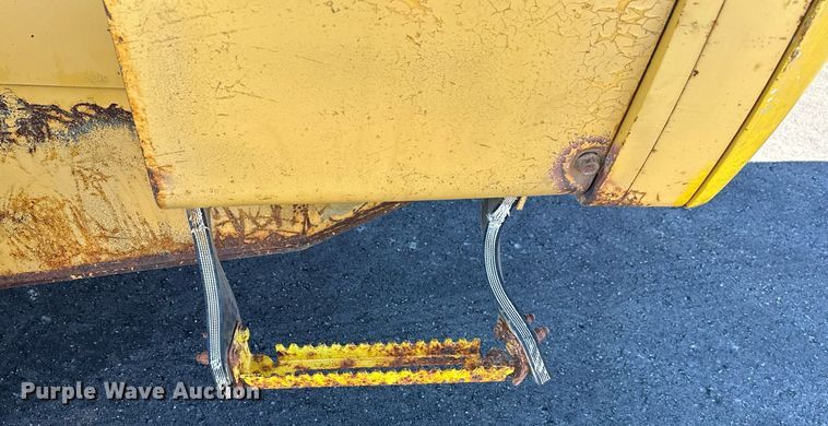 image for item NJ9335 2003 John Deere 444H wheel loader