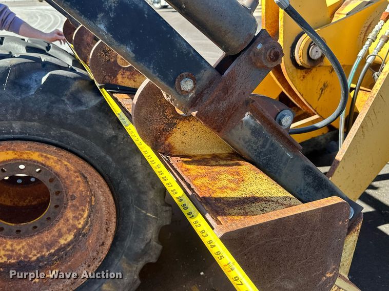 image for item NJ9335 2003 John Deere 444H wheel loader