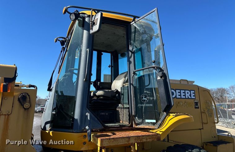 image for item NJ9335 2003 John Deere 444H wheel loader