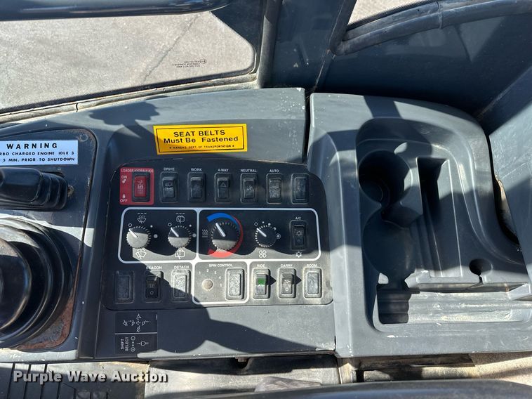 image for item NJ9335 2003 John Deere 444H wheel loader