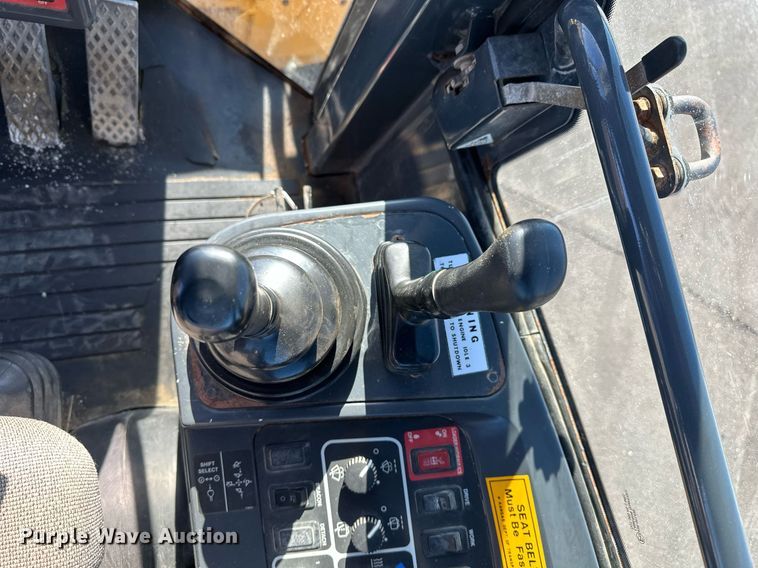 image for item NJ9335 2003 John Deere 444H wheel loader