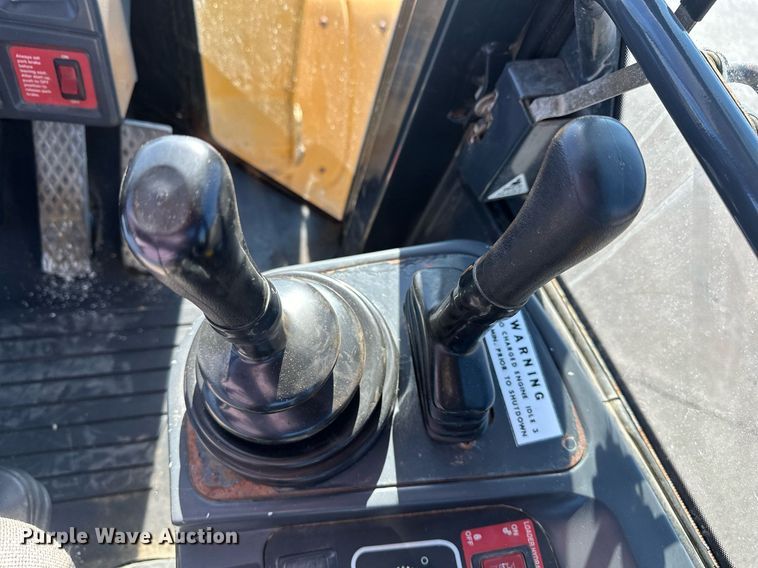 image for item NJ9335 2003 John Deere 444H wheel loader