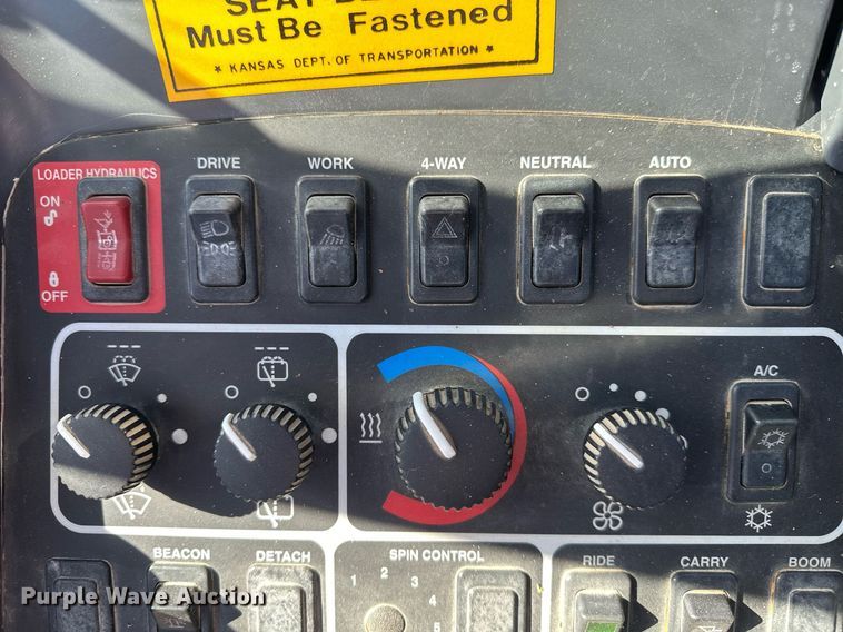 image for item NJ9335 2003 John Deere 444H wheel loader