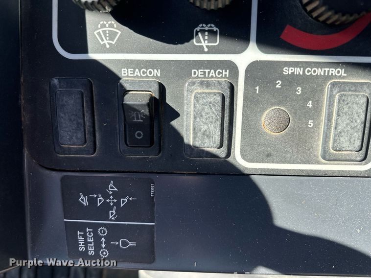 image for item NJ9335 2003 John Deere 444H wheel loader