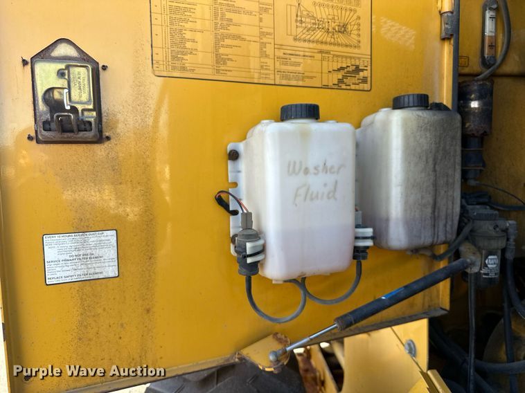 image for item NJ9335 2003 John Deere 444H wheel loader