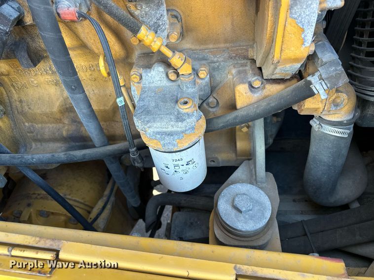 image for item NJ9335 2003 John Deere 444H wheel loader