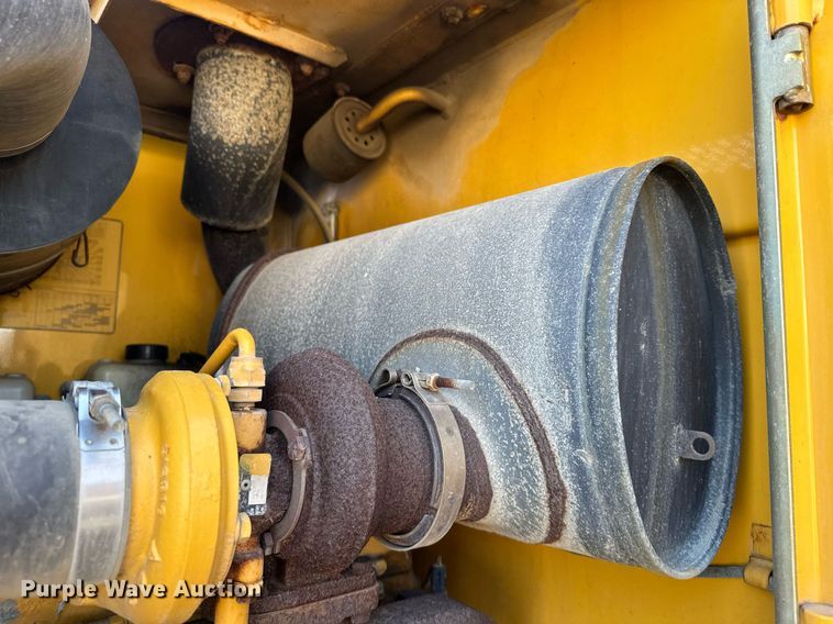 image for item NJ9335 2003 John Deere 444H wheel loader