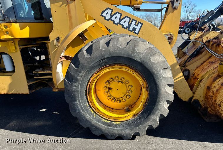 image for item NJ9335 2003 John Deere 444H wheel loader