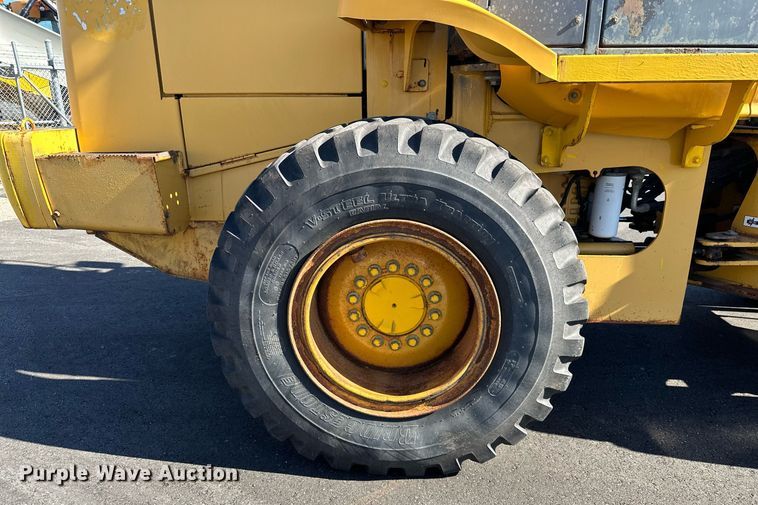 image for item NJ9335 2003 John Deere 444H wheel loader