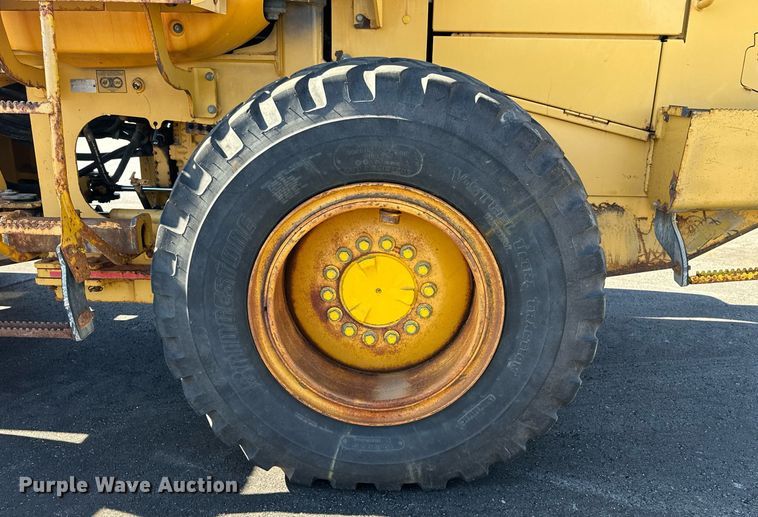 image for item NJ9335 2003 John Deere 444H wheel loader