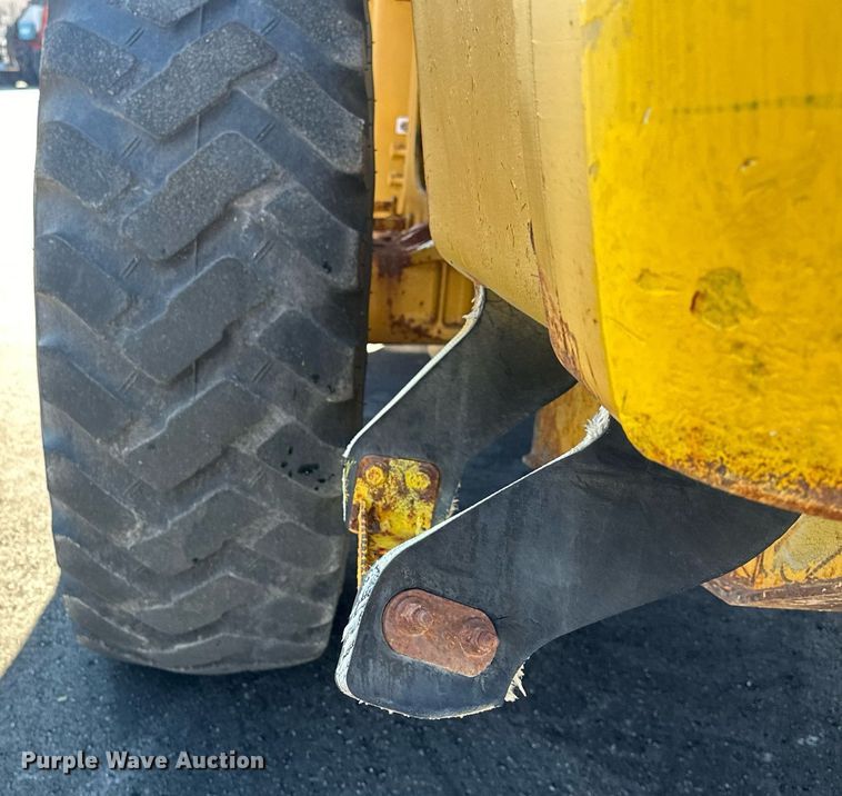 image for item NJ9335 2003 John Deere 444H wheel loader