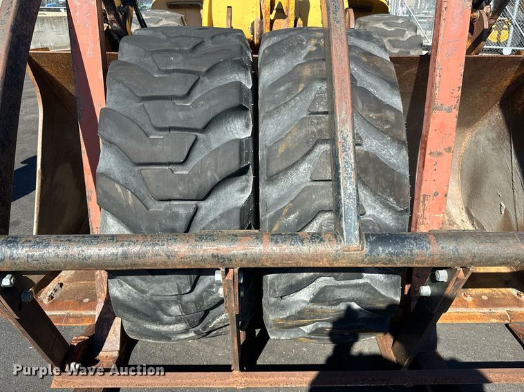 image for item NJ9335 2003 John Deere 444H wheel loader