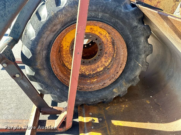 image for item NJ9335 2003 John Deere 444H wheel loader