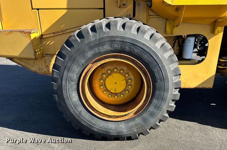 image for item NJ9335 2003 John Deere 444H wheel loader