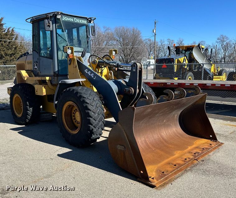 image for item NJ9337 2005 John Deere 444J wheel loader