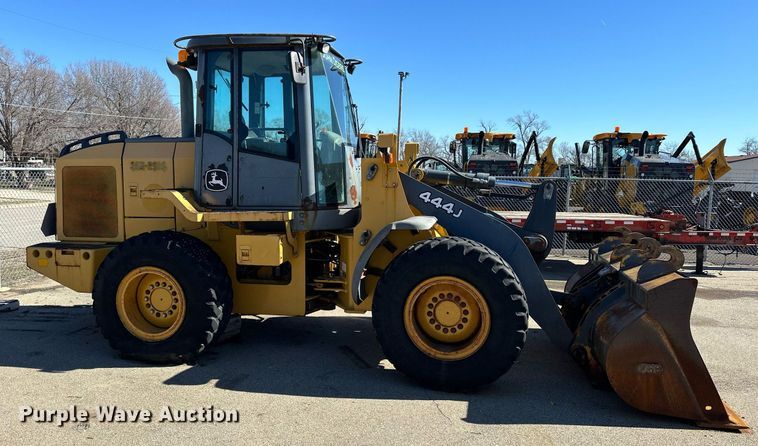 image for item NJ9337 2005 John Deere 444J wheel loader