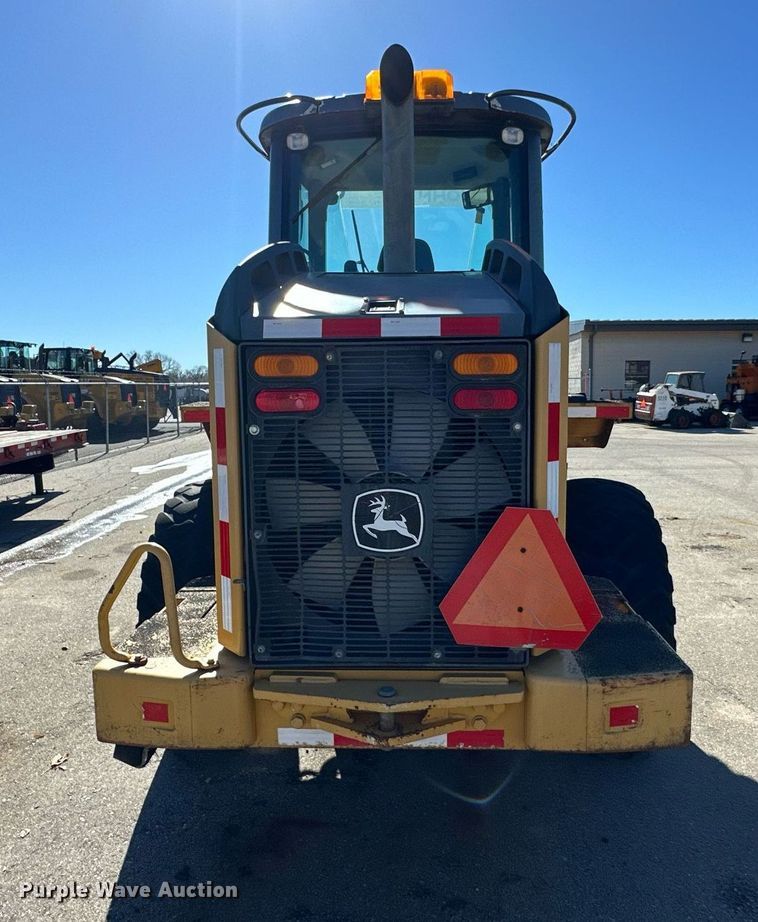 image for item NJ9337 2005 John Deere 444J wheel loader