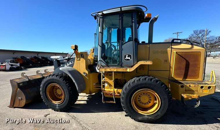 image for item NJ9337 2005 John Deere 444J wheel loader