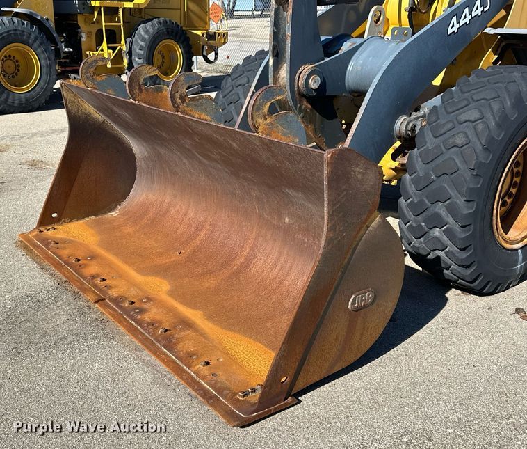 image for item NJ9337 2005 John Deere 444J wheel loader