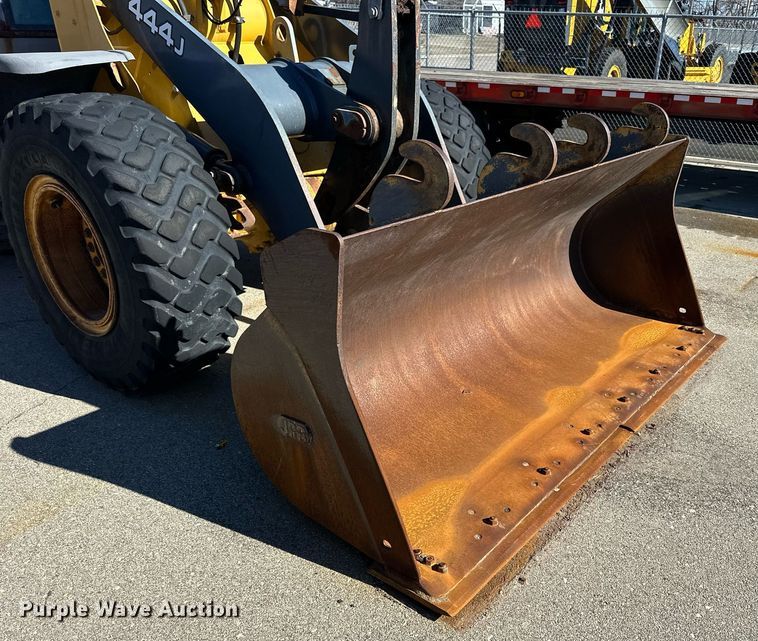 image for item NJ9337 2005 John Deere 444J wheel loader