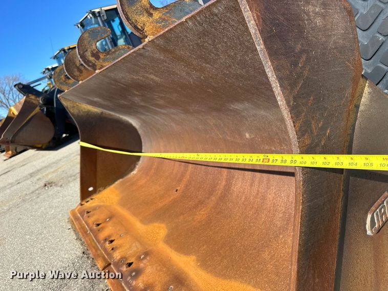 image for item NJ9337 2005 John Deere 444J wheel loader