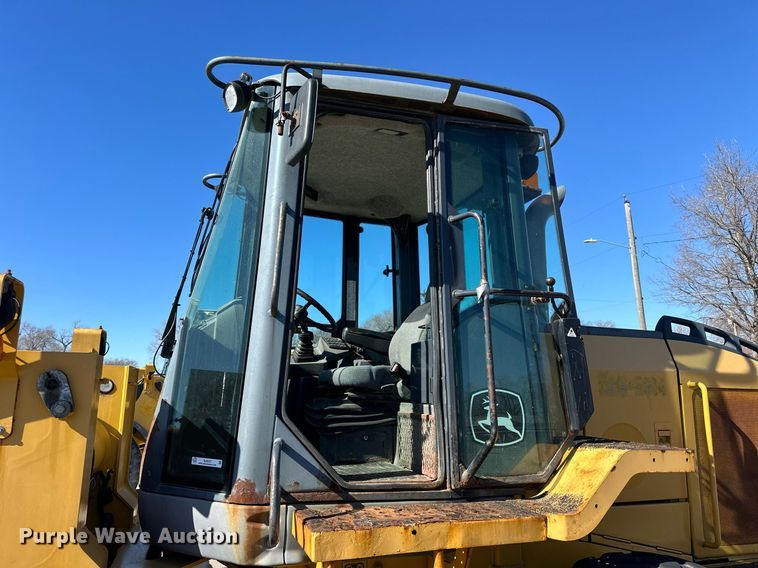 image for item NJ9337 2005 John Deere 444J wheel loader