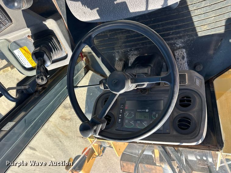 image for item NJ9337 2005 John Deere 444J wheel loader