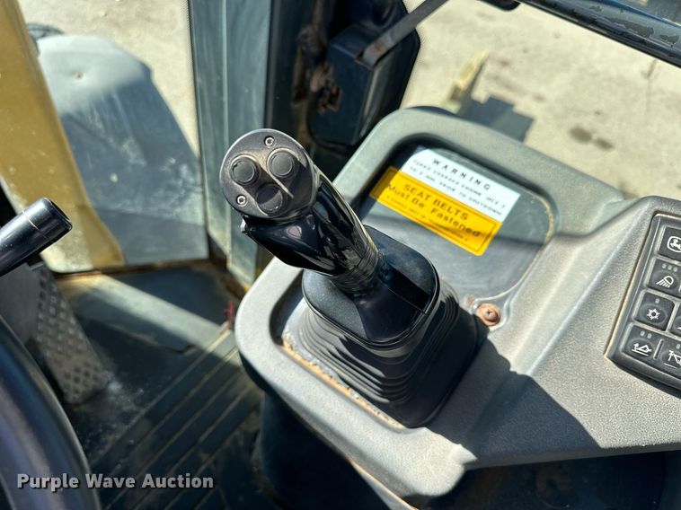 image for item NJ9337 2005 John Deere 444J wheel loader