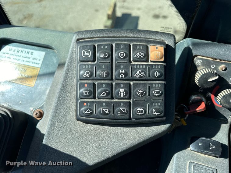 image for item NJ9337 2005 John Deere 444J wheel loader