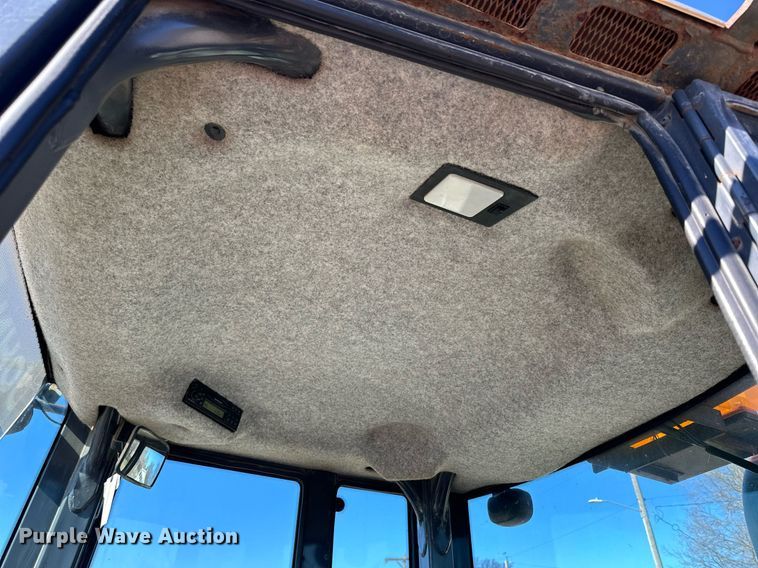 image for item NJ9337 2005 John Deere 444J wheel loader