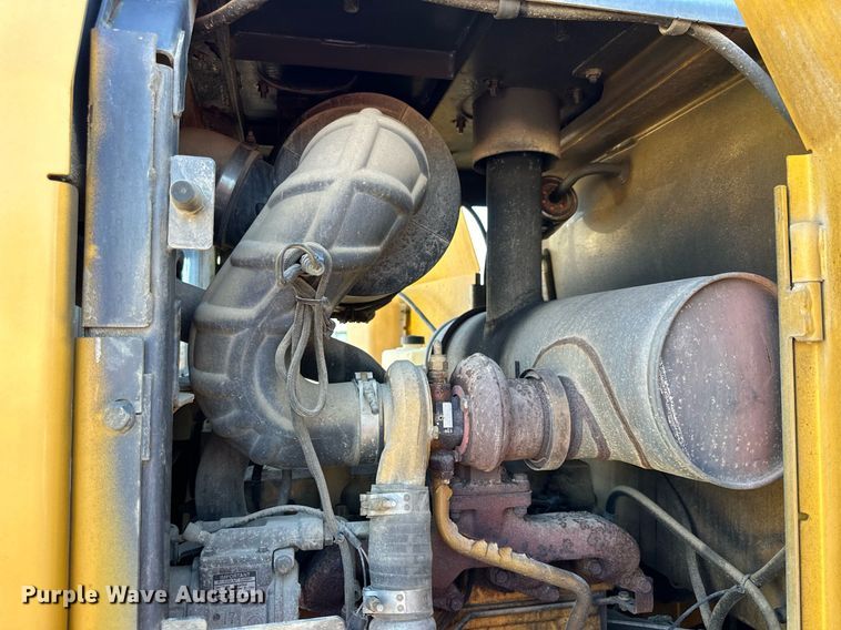 image for item NJ9337 2005 John Deere 444J wheel loader